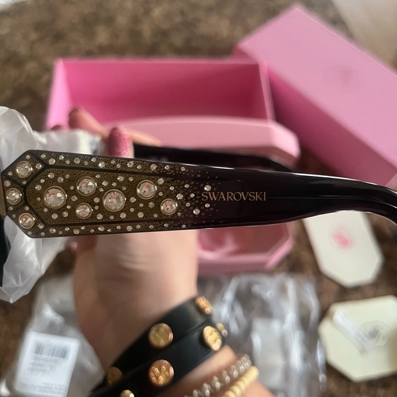 NWT Swarovski Cat-eye shape sunglasses, SK0380 01A, Black - Picture 10 of 12